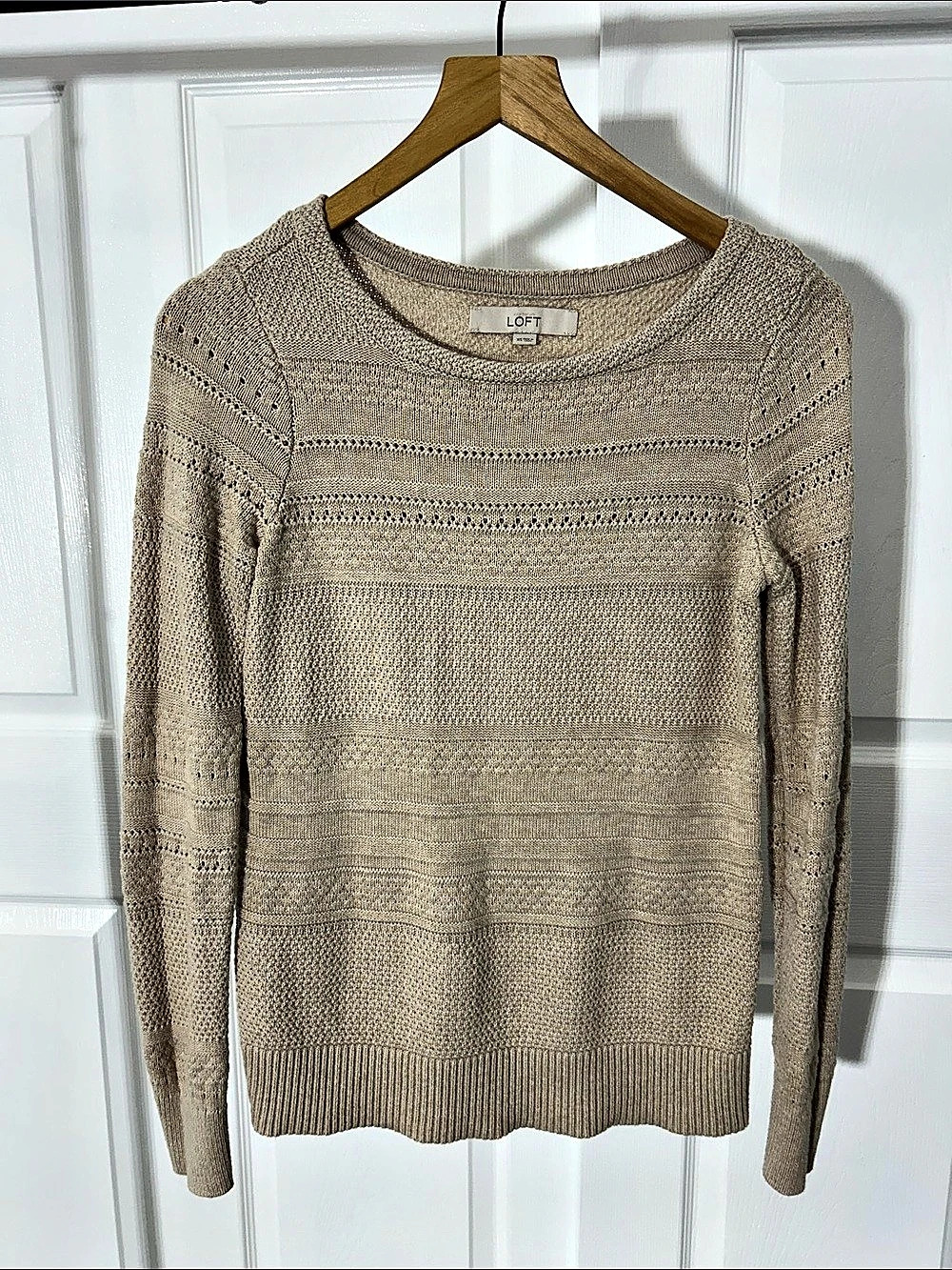LOFT Knit Sweater in Beige Size Extra Small Like New